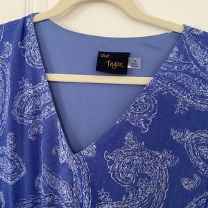 Beautiful midi dress.